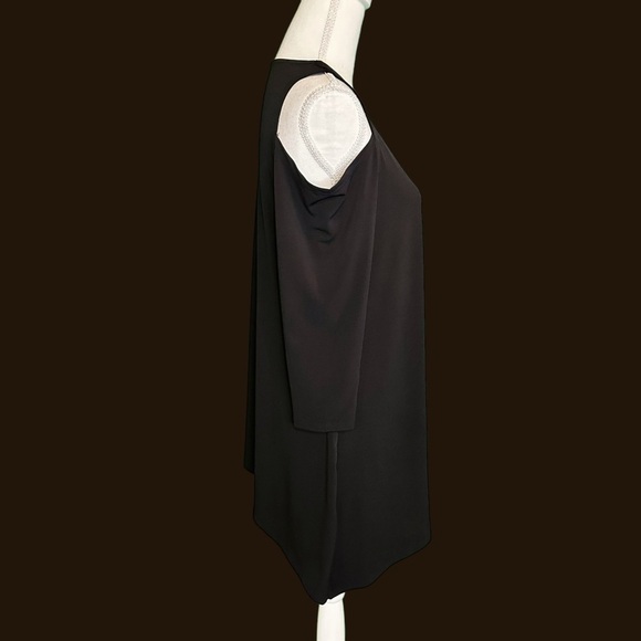 Saks Fifth Avenue Black Cold Shoulder Asymmetric 3/4 Sleeve Top Size Medium - Picture 5 of 10